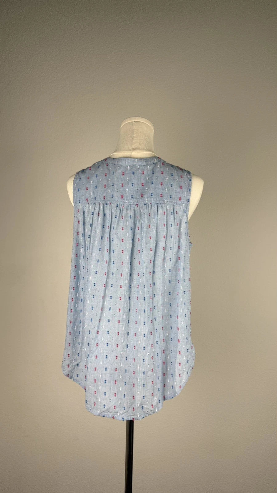 LOFT Women's Sleeveless Blue Button Front Blouse Embroidered Dot Top Size M