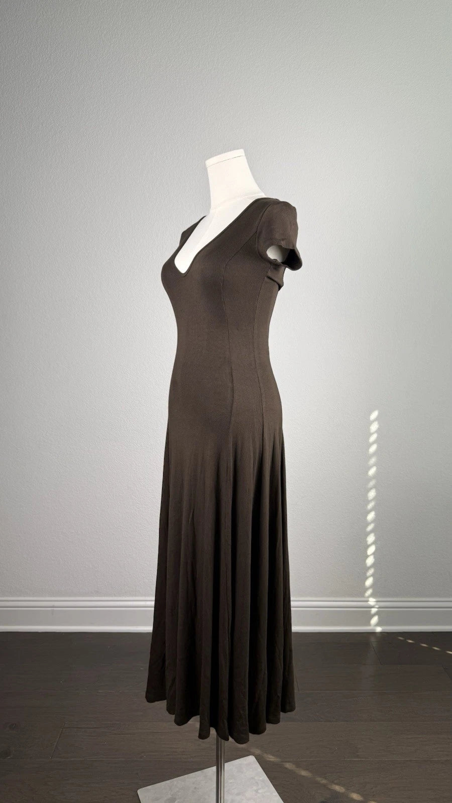 ZARA Brown Ribbed V-Neck Maxi Dress Short Sleeve Stretch Lightweight Size S