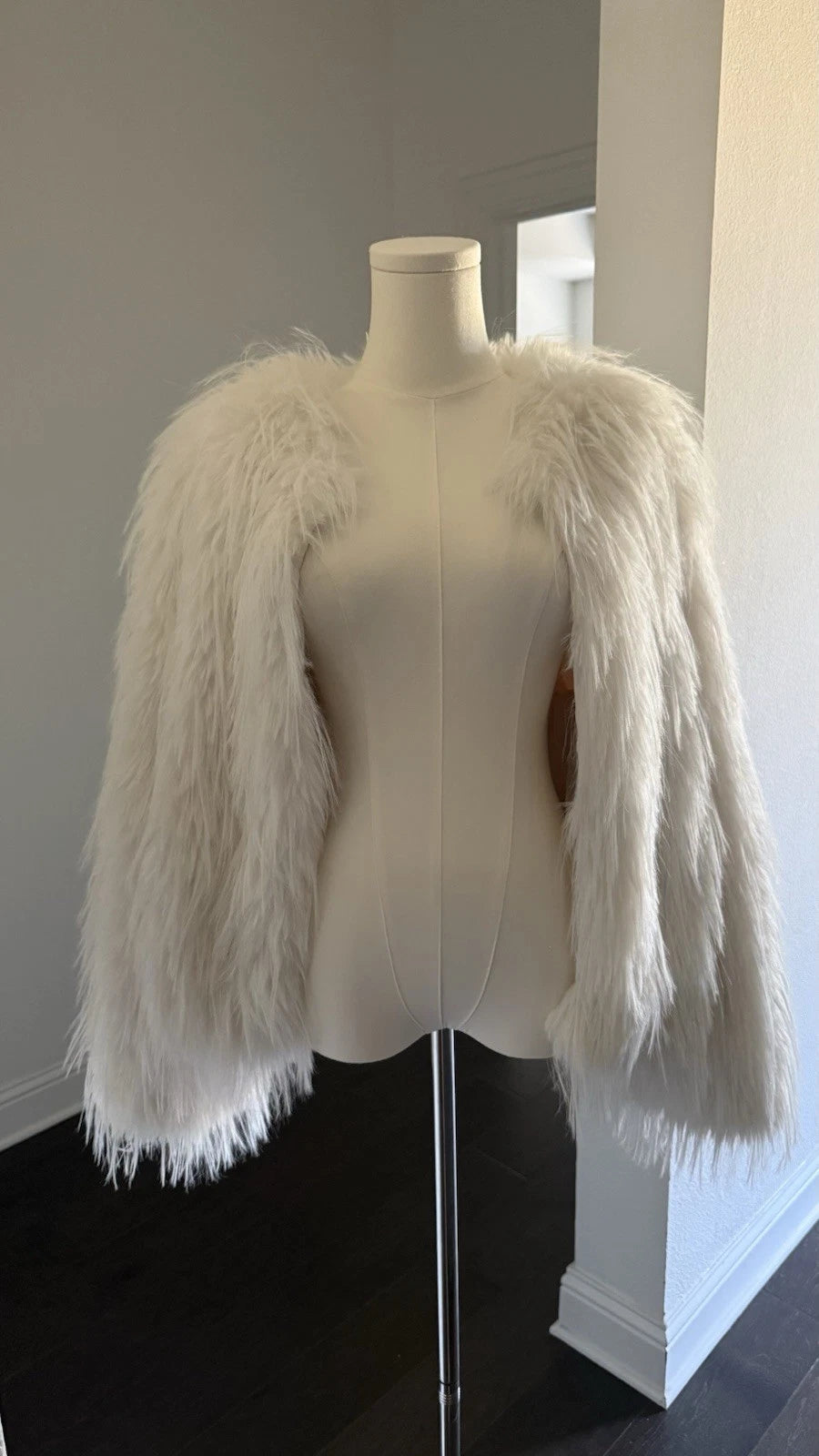 ZARA Faux Fur Jacket Ecru White Size M 3833/240/712 Long Sleeve Coat