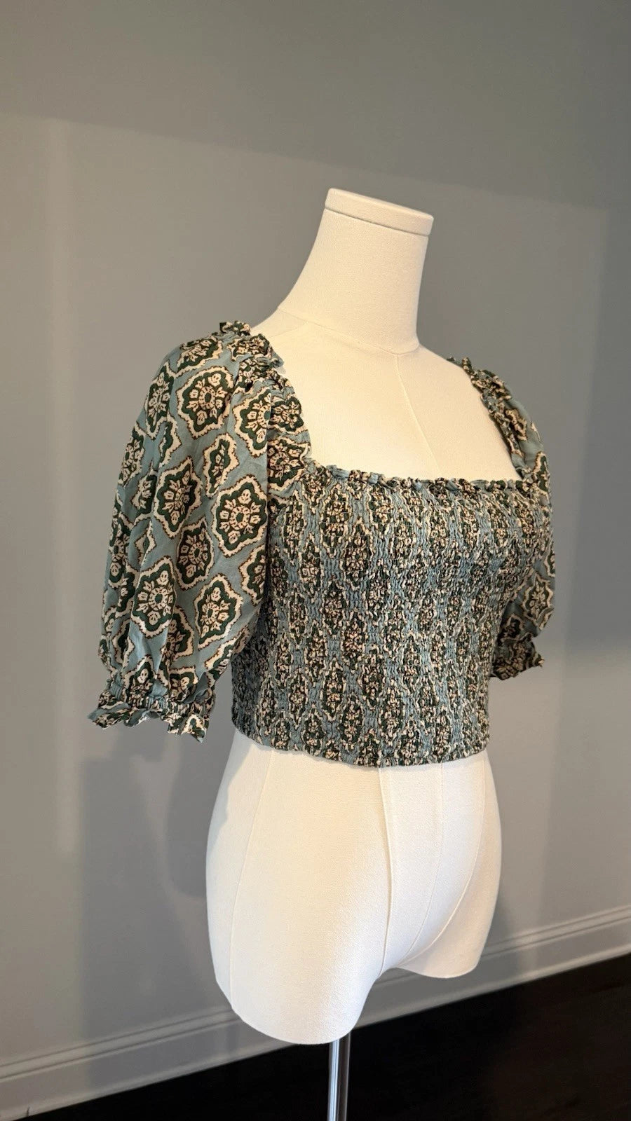 ZARA Women’s Size S Green Floral Print Smocked Crop Top Puff Sleeve Square Neck